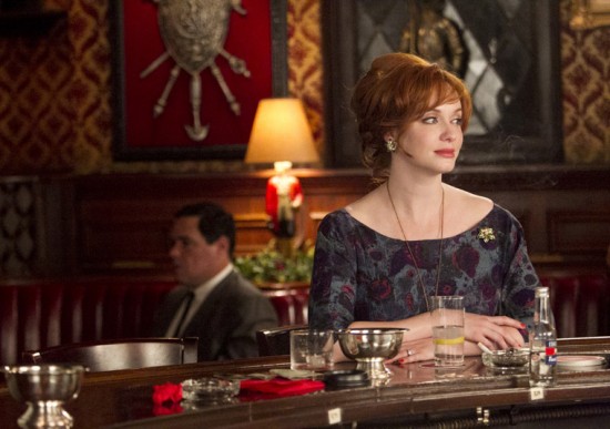 Mad-Men-Christmas-Waltz-Season-5-Episode-10-2-550x387